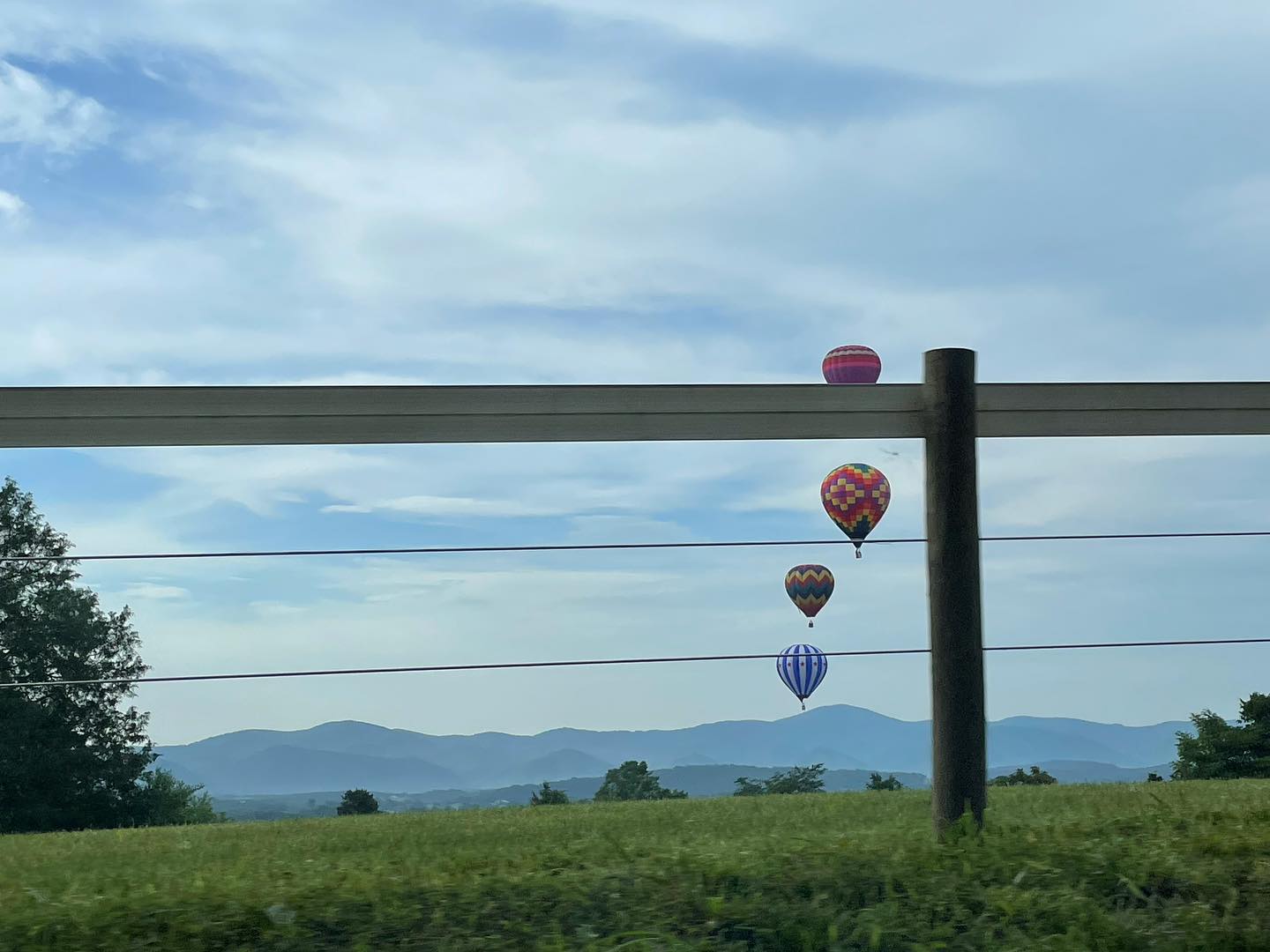 Great picture captured by our friends @almostheavenballooncrew